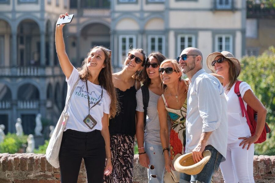 Lucca: Morning Food Tour with Snacks and Coffee - Medieval lanes, city walls, and local food