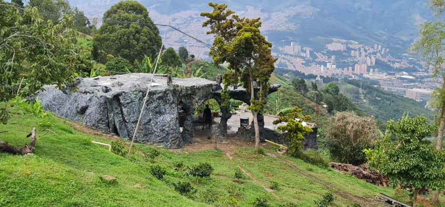 Medellin: Coffee Tour and Wellness Spa - The guides and the small-group feel
