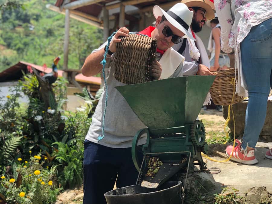 Medellin: Coffee Tour with Transport, Snacks and Tastings - The coffee souvenirs and what you actually receive