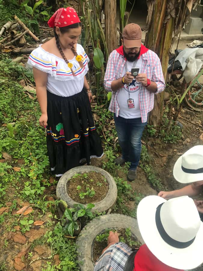 Medellín: Guatape Village with Coffee and Fruit Tasting Tour - How to prepare for the 649 steps