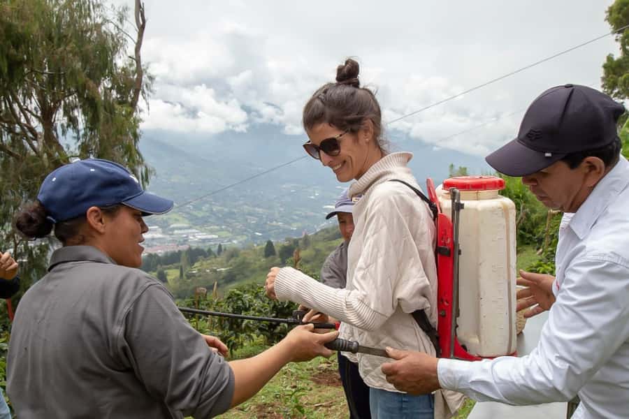 Medellin: Horseback Riding Coffee Farm Tour with Coffee Spa - Brewing methods and the final tasting