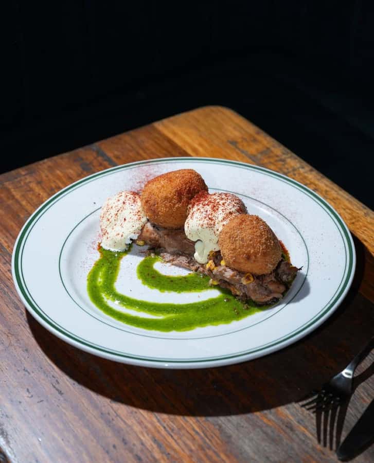 Melbourne Brunch & Coffee Iconic Laneway Degraves Espresso - Behind the counter, you see how coffee quality is managed