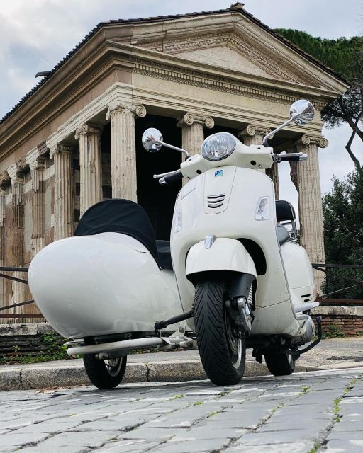 Morning Vespa Sidecar Tour with Cappuccino - Piazza Venezia and the Colosseum