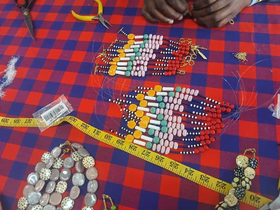 Nairobi: Beads Factory Tour with Pickup & Coffee - A warm welcome with song and dance