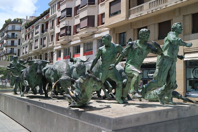 Pamplona Highlights Walking Tour with Coffee and Churros Break - Key points to know before you book