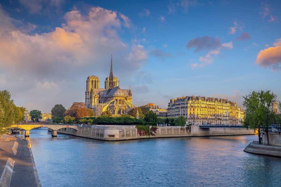 Paris Left Bank: Writers, Revolution, and Black Coffee - Is $23 a fair price?