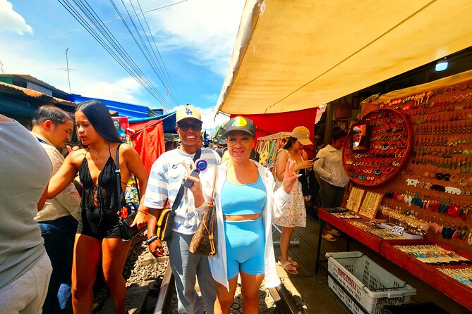 Private Floating Market, Train Market and After Rain Cafe Tour - How the private format changes the day