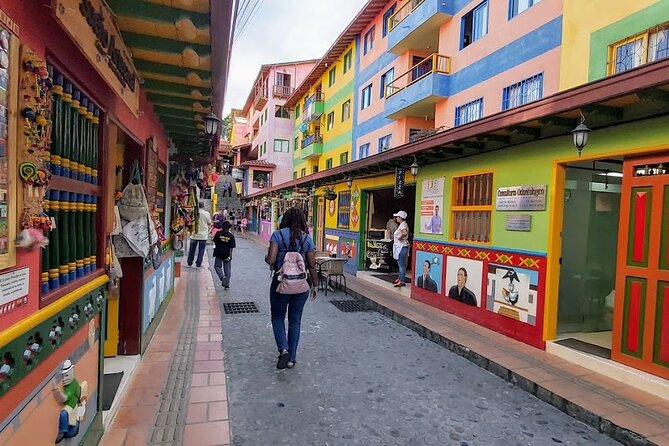 Private Guatape tour - The drive from Medellín to El Peñol Rock