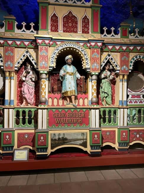 Rüdesheim: City tour with music, wine, and Rüdesheim coffee - Wine, Riesling, and the house Secco