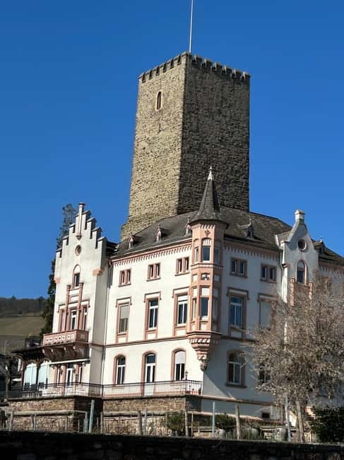Rüdesheim: City tour with music, wine, and Rüdesheim coffee - Meeting Petra at the historic Music Cabinet