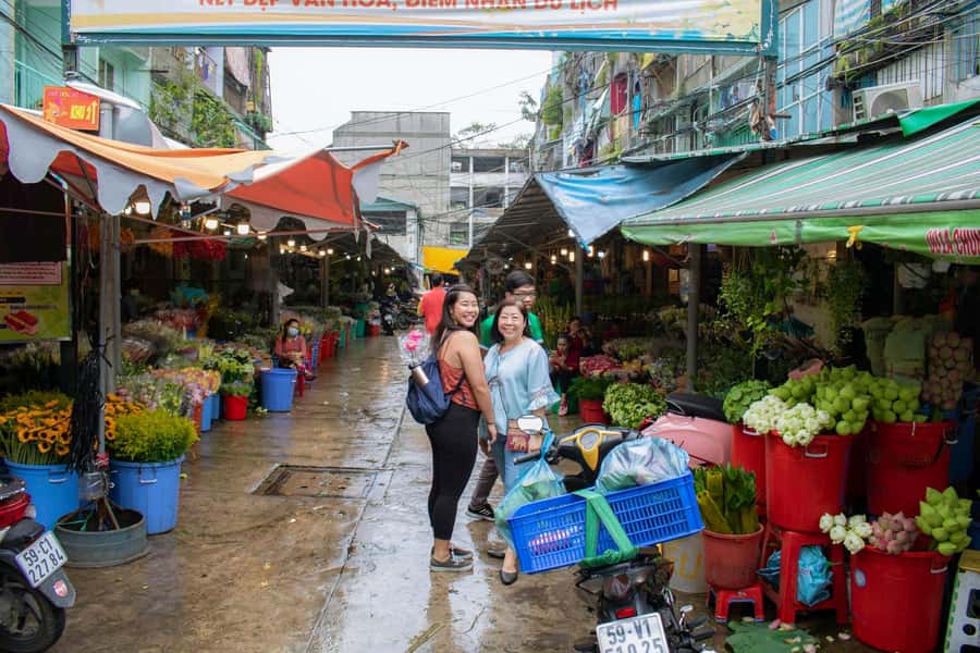 Saigon Unseen: Culture, Coffee, & Hidden Gems Motorbike Tour - Chinatown, Bình Tây Market, and Chợ Lớn