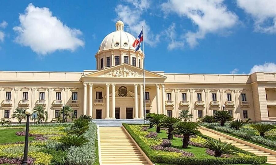 Santo Domingo: Colonial Zone Tour with tasting - Alcázar de Colón and the Columbus family