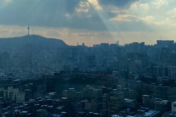 Seoul Cafe Hopping East Experience - Changdeokgung Palace with berry crumble cake