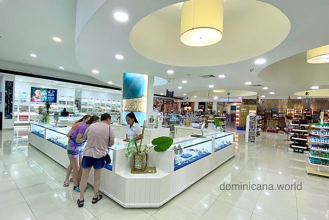 Shopping tour Punta Cana rum cigars coffee larimar chocolate souvenirs mamajuan - More than souvenirs: cosmetics, pharmacy items, and basics