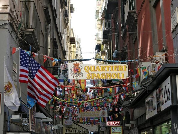 Spanish Quarter of Neaples StreetArt & Traditions, with coffee and babà - Key points at a glance
