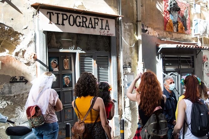 Spanish Quarter of Neaples StreetArt & Traditions, with coffee and babà - New street art on Vico Lungo Gelso