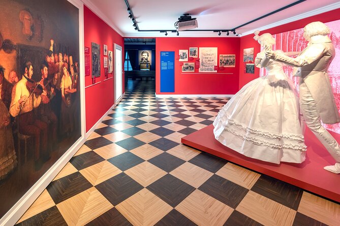 Strauss Exhibition incl. LED Concert Show / Coffee + Strauss Cake - Is the $32 price good value?