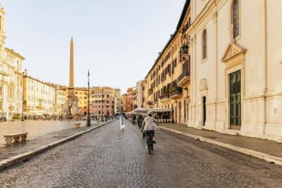 Sunrise in Rome: Small Group E-Bike Tour & Italian breakfast