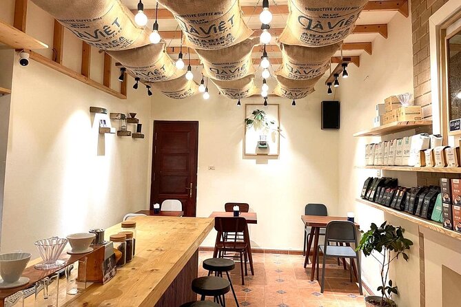Taste of Vietnam's Coffee Scene - A Guided Experience - Tasting the result with snacks and tea