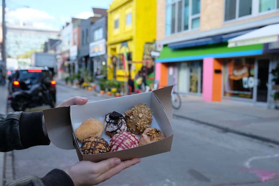Toronto: Guided Donut Walking Tour with Tastings and Coffee - A walk through Alexandra Park