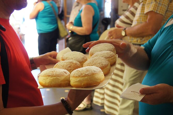 Vienna Coffee, Cake & Pastries Tour with Local Stories - Who should book this food experience?