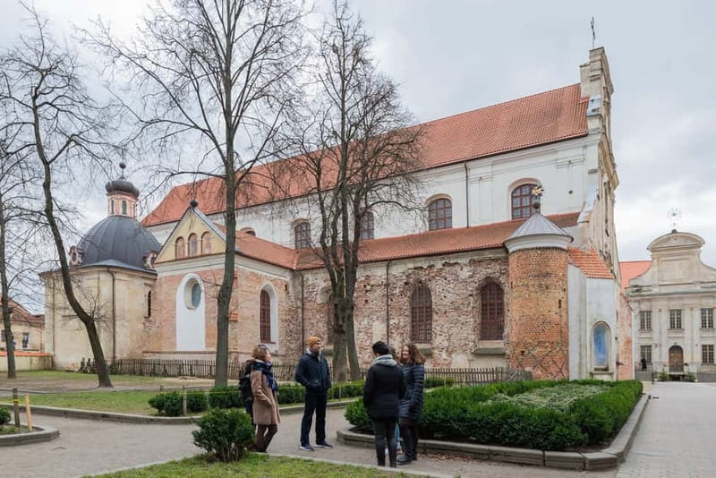 Vilnius: Morning Coffee Tour with Local Guide - What the guide adds