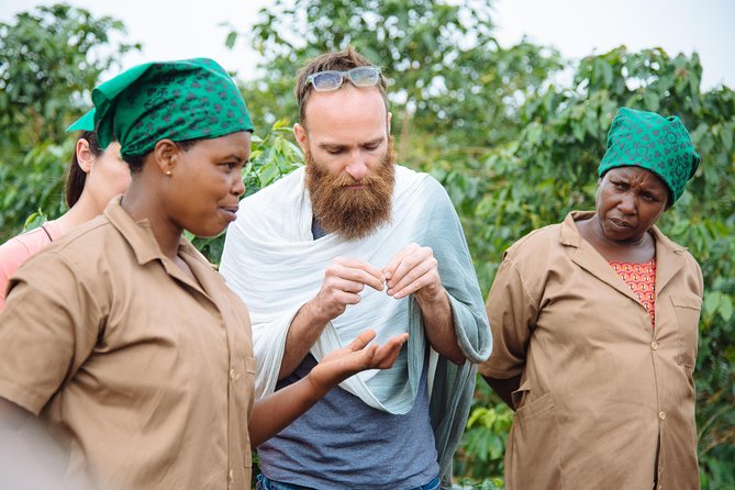 Women-led Coffee Farm Trek - From coffee cultivation to washing and preparation